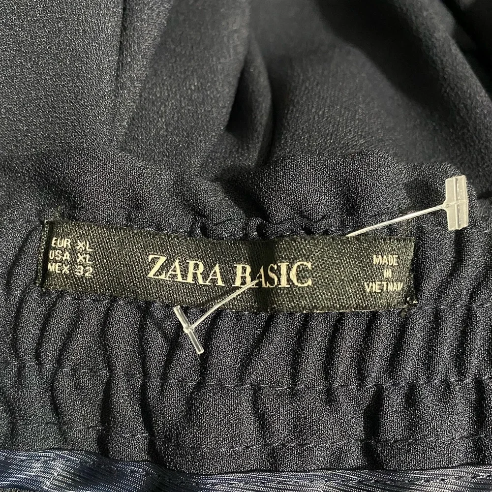 - NWOT Zara light weight Crop  pants size xl